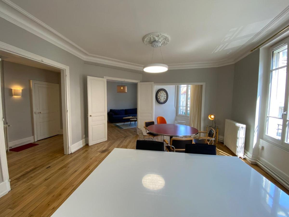 Grand Appartement De Caractere Au Coeur De Ville Moulins  Kültér fotó